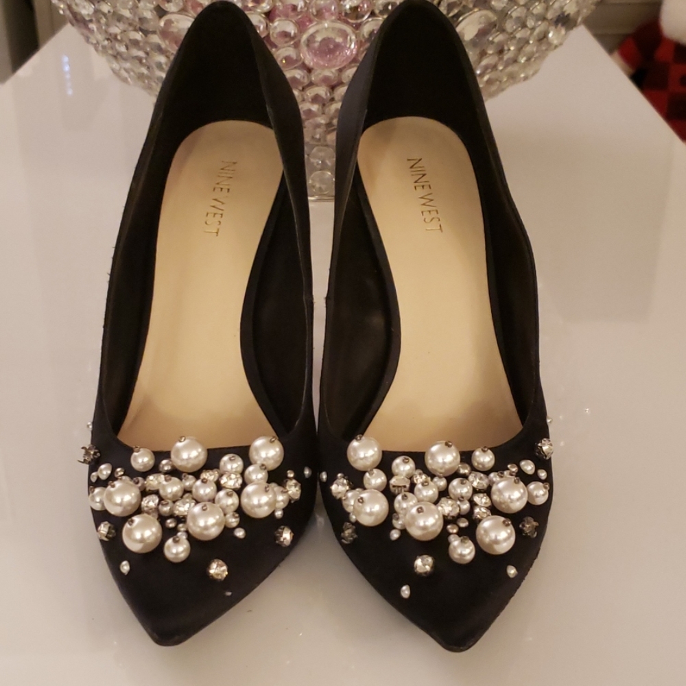 Nine West Pearl/Rhinestone Black Satin Pump-Sz 9.5